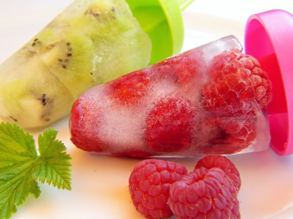 helados caseros de frutas y agua